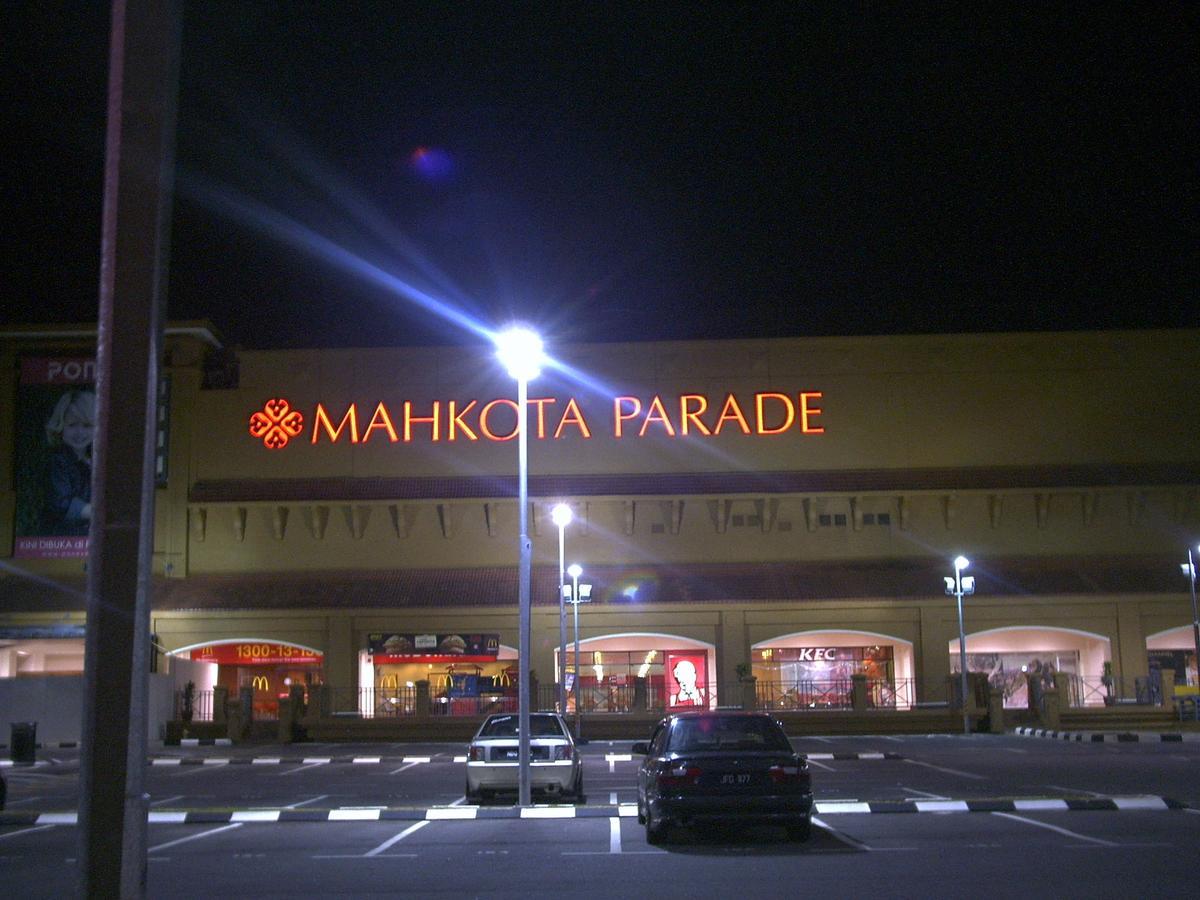 Costa Mahkota Aparthotel Malacca Buitenkant foto