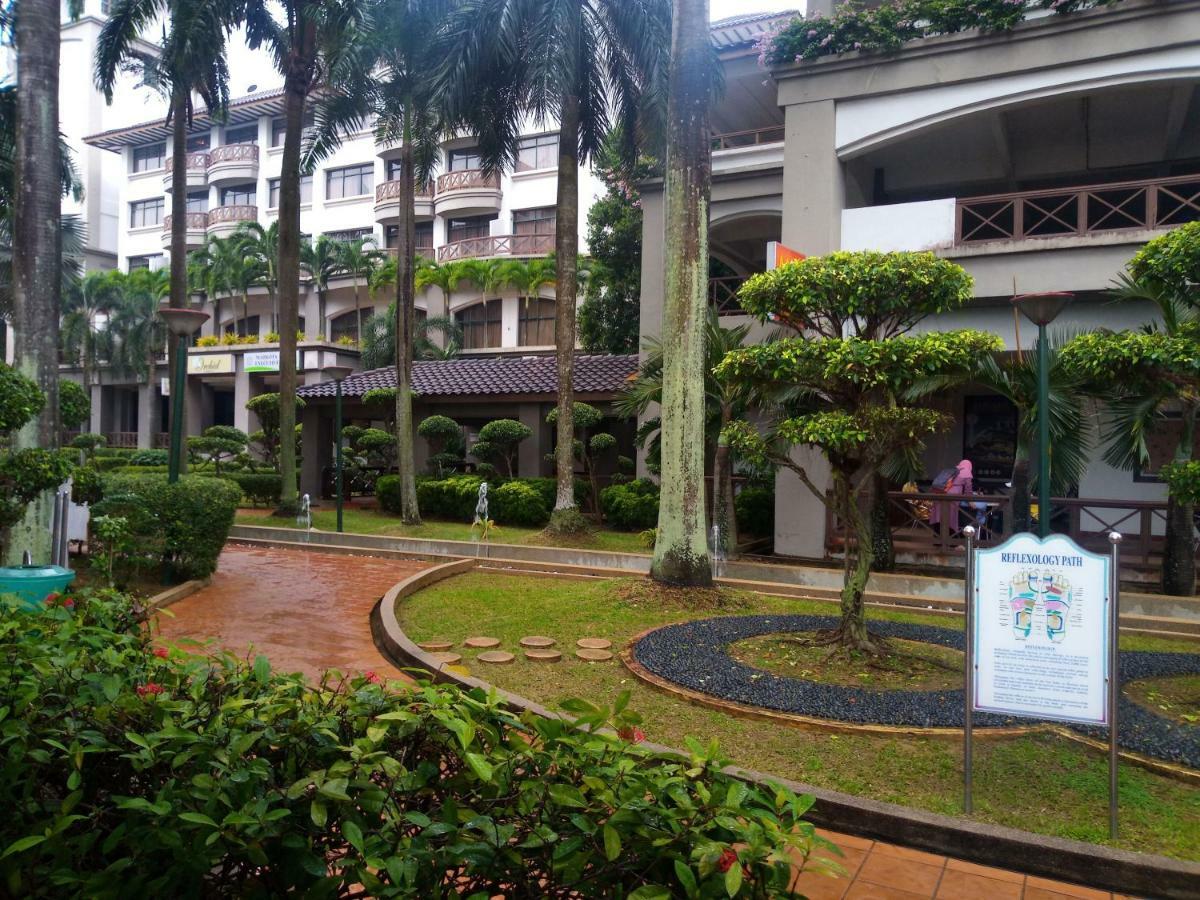 Costa Mahkota Aparthotel Malacca Buitenkant foto